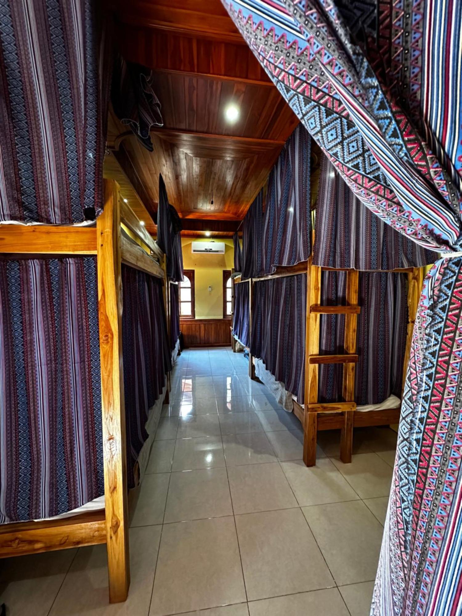 La Casa Nostra Hostel Luang Prabang Luaran gambar