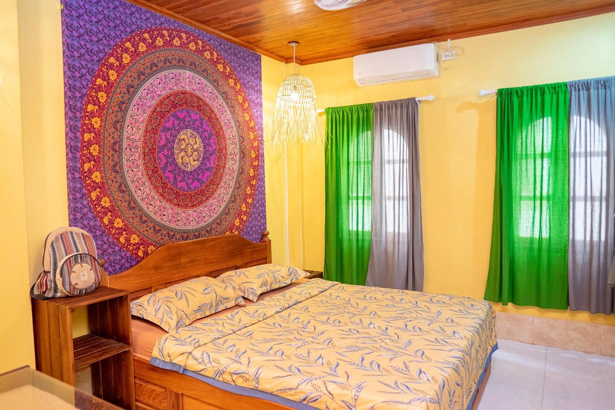 La Casa Nostra Hostel Luang Prabang Luaran gambar